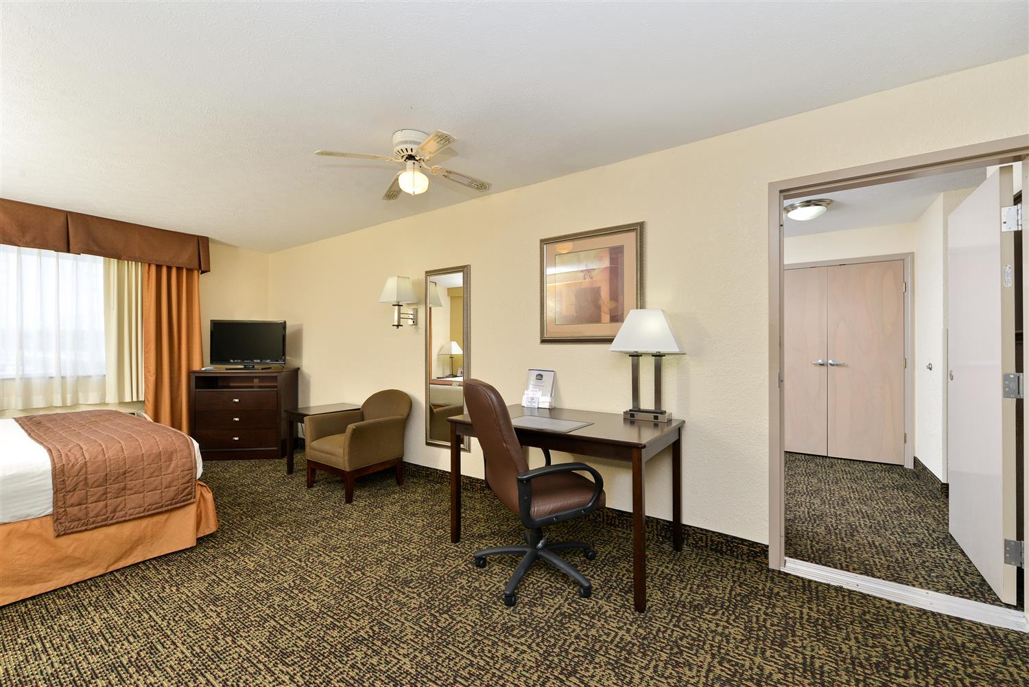 Best Western Elyria Buitenkant foto