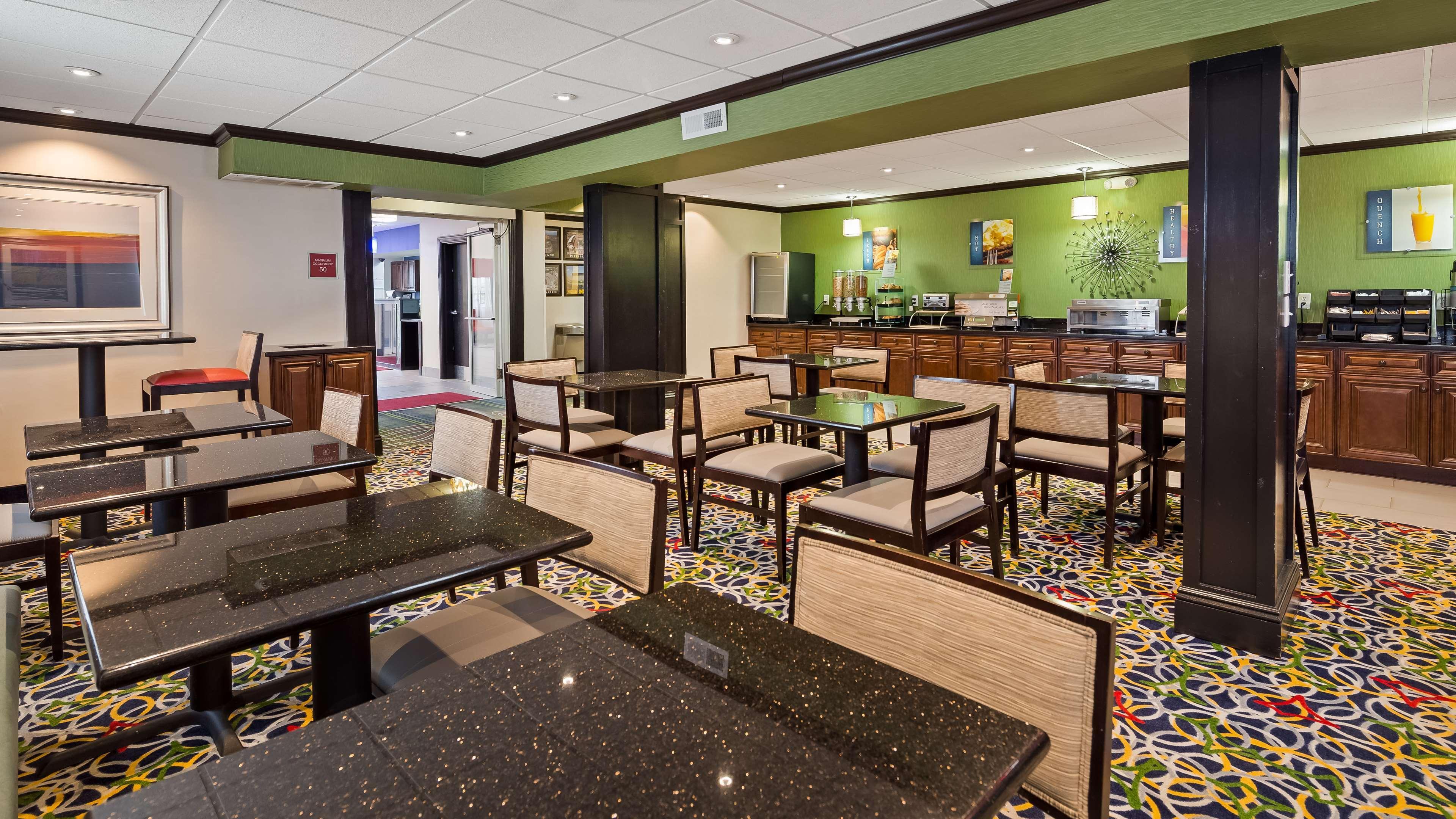 Best Western Elyria Buitenkant foto