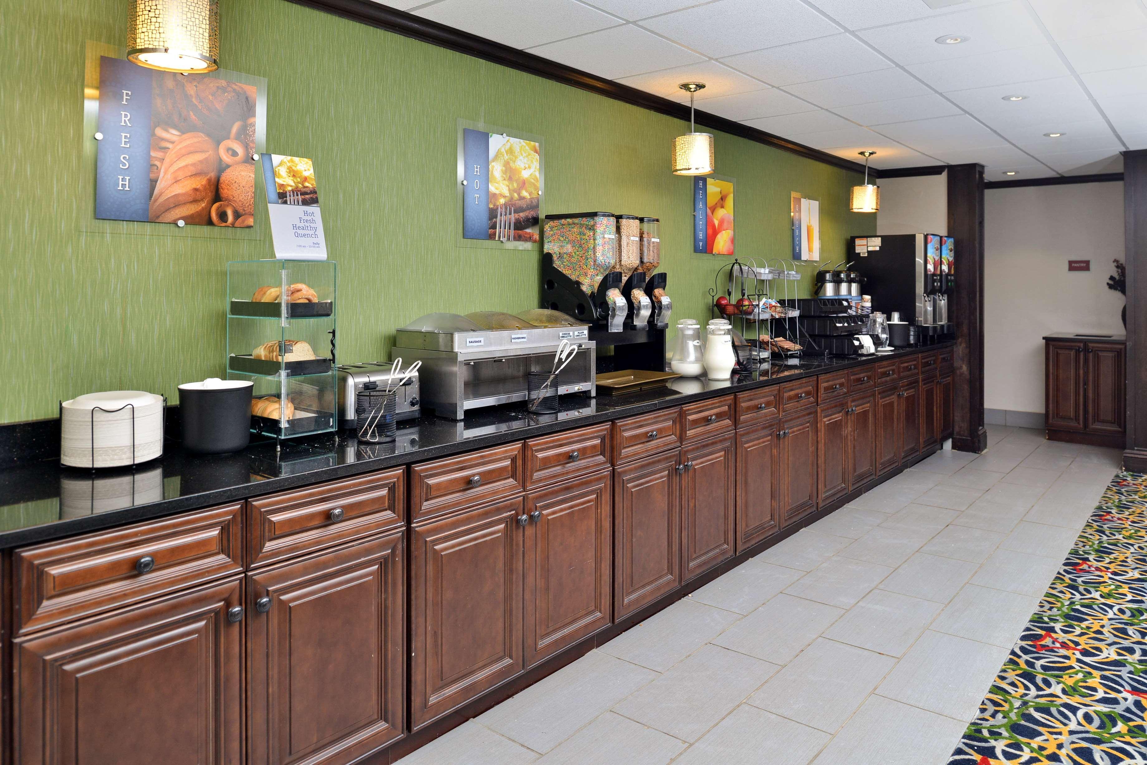 Best Western Elyria Buitenkant foto